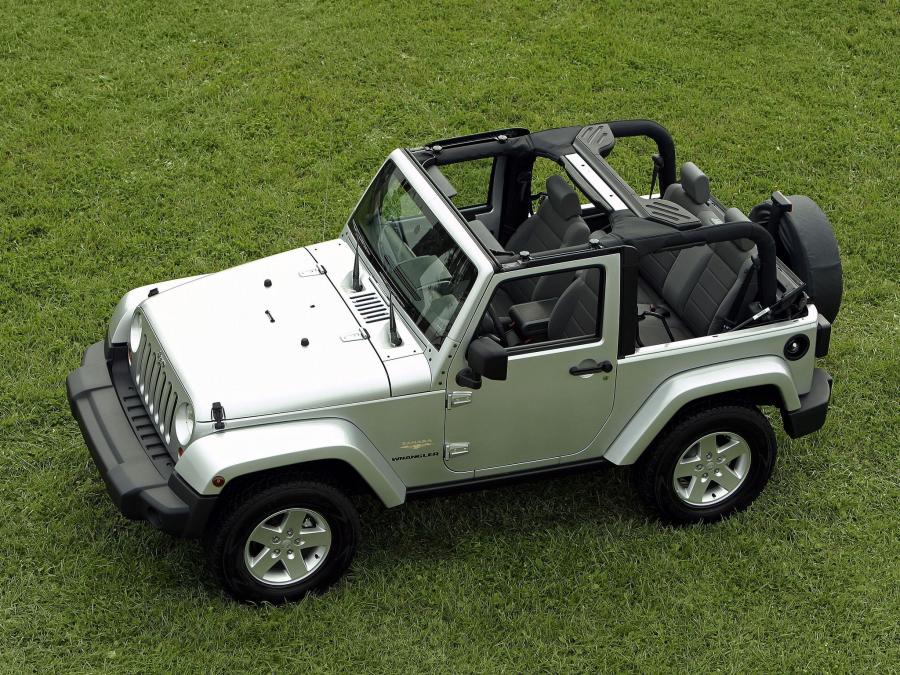  Jeep Wrangler Sahara 2006 года  (фото 2 из 34)